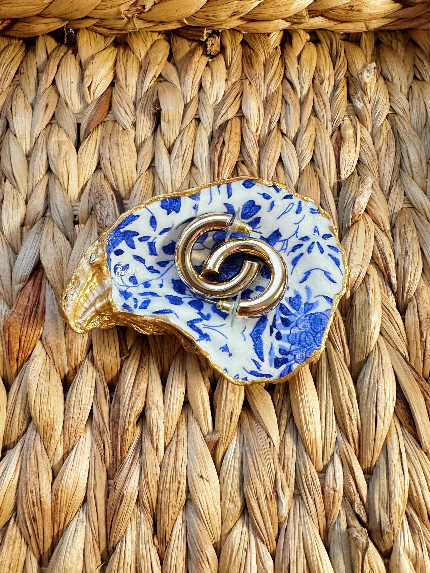 Blue and White Chinoiserie Oyster Dish