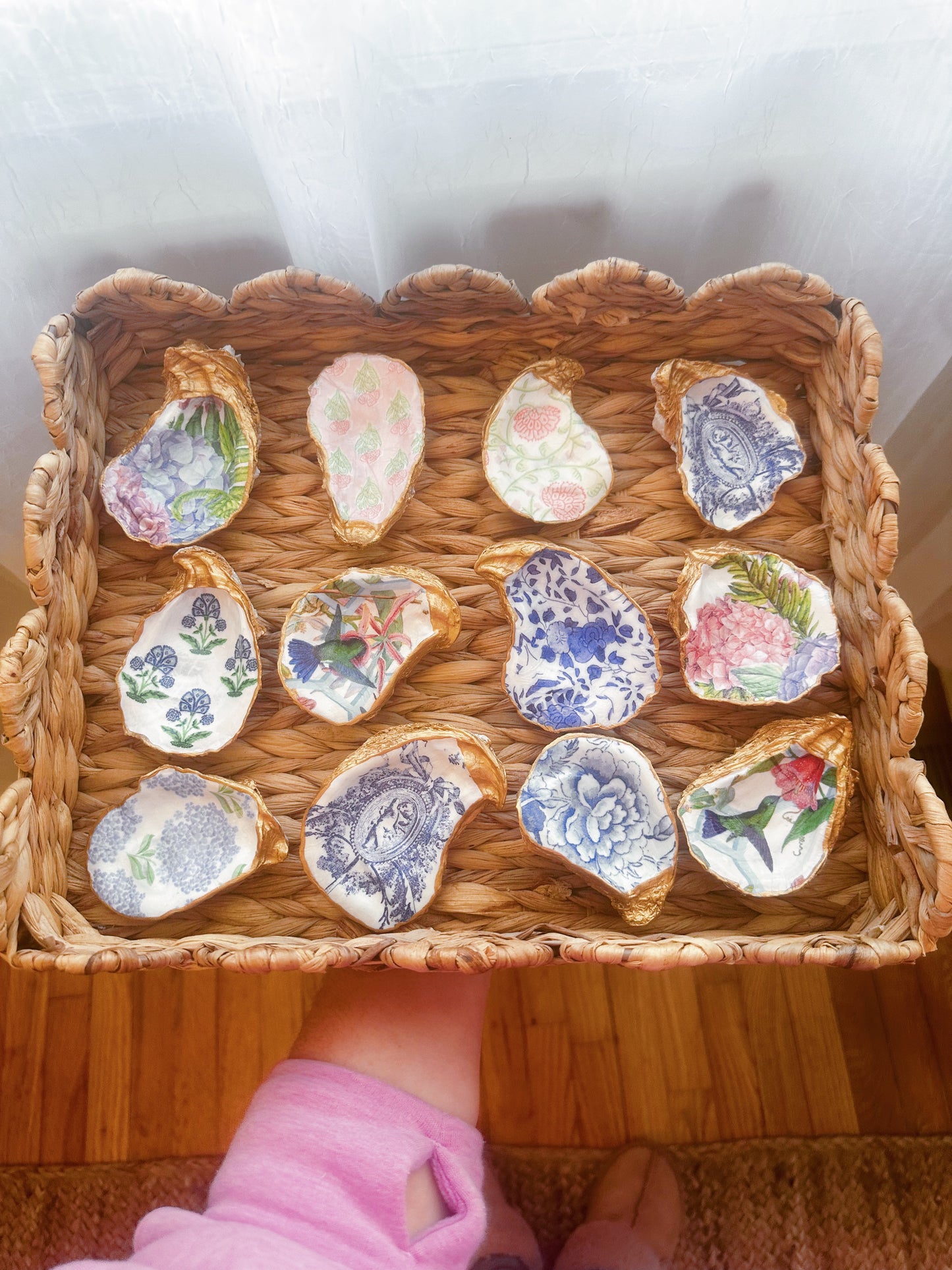 Multi Color Hydrangea Oyster Dish