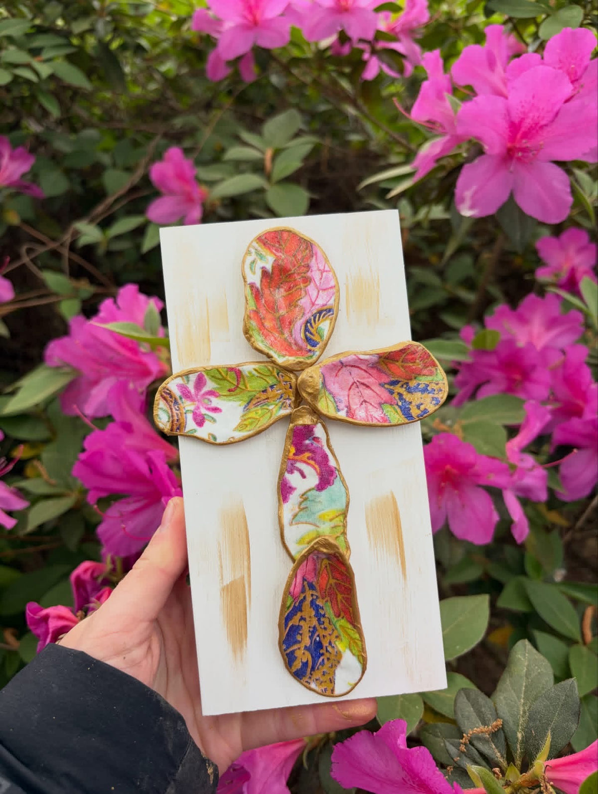 Medium Pink/Green Tobacco Leaf Cross