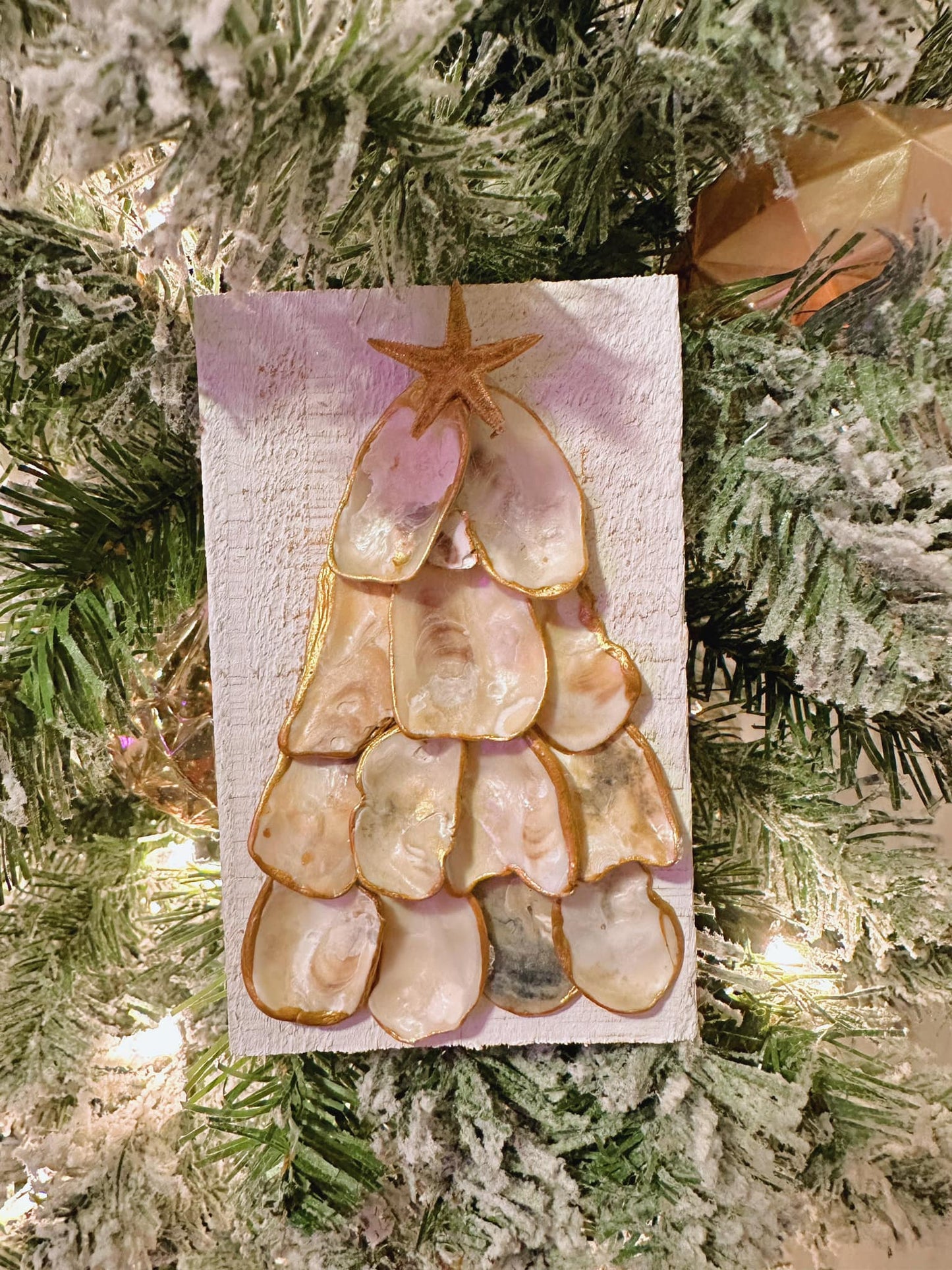 Small Oyster Christmas Tree
