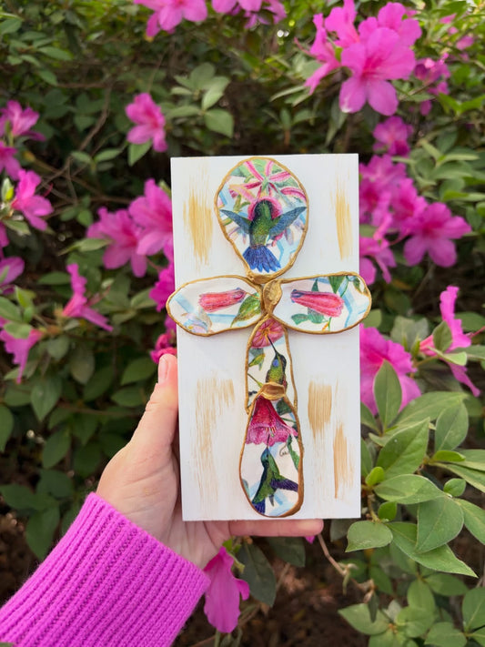 Medium Hummingbird Cross